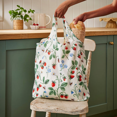 Ulster Weavers Strawberry Patch Foldable Tote Bag - Strawberry Patch Foldable Tote Bag Medium In Green 2
