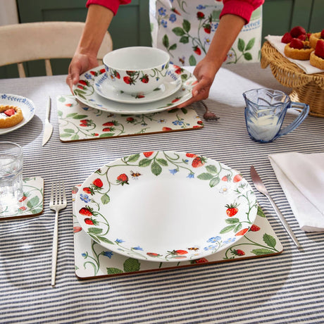Ulster Weavers Strawberry Patch Porcelain Bowl - Strawberry Patch Porcelain Bowl In Green 4