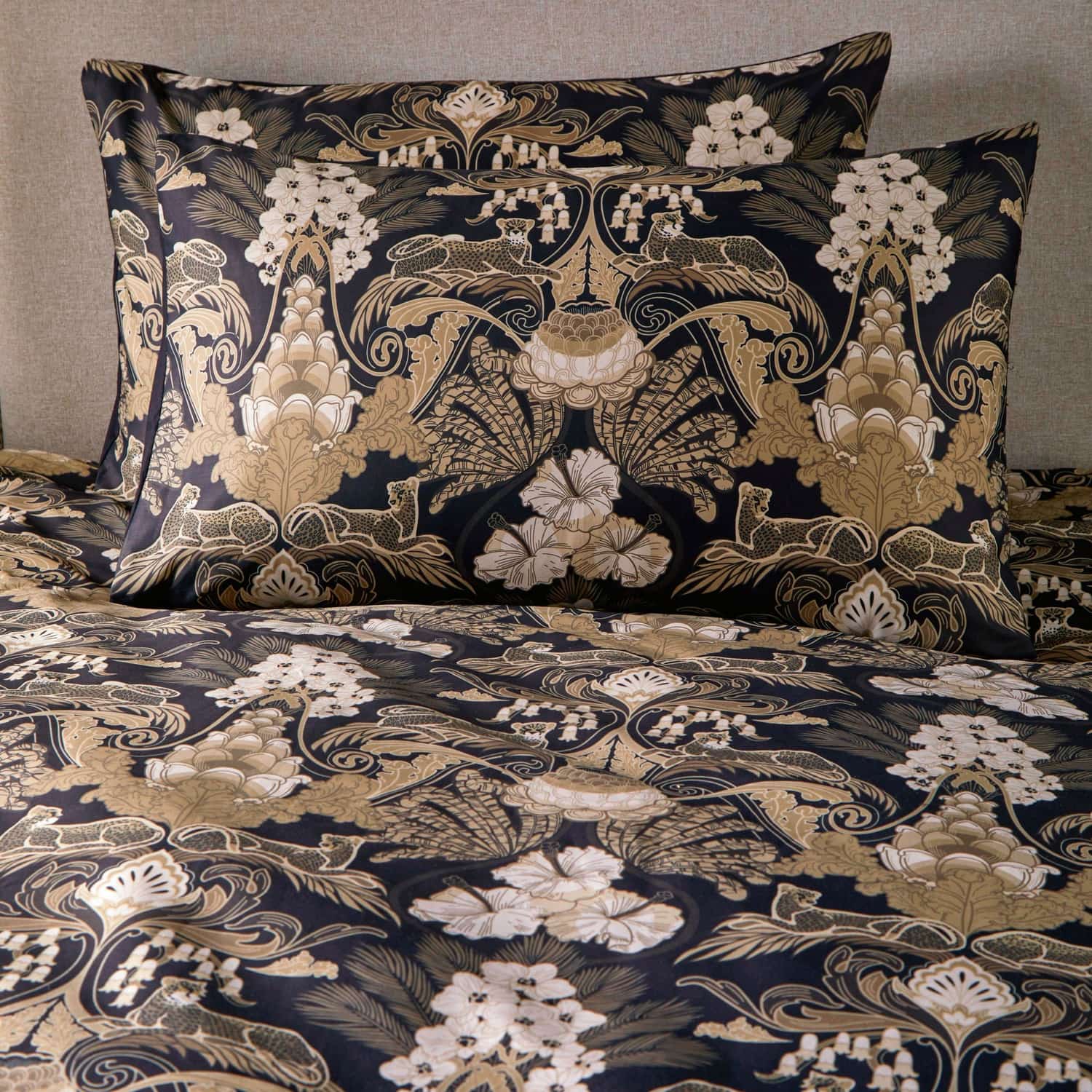 Laurence Llewelyn-Bowen Suburban Jungle Cotton Duvet Cover Set - Suburban Jungle Duvet Cover Set In Black Gold 4
