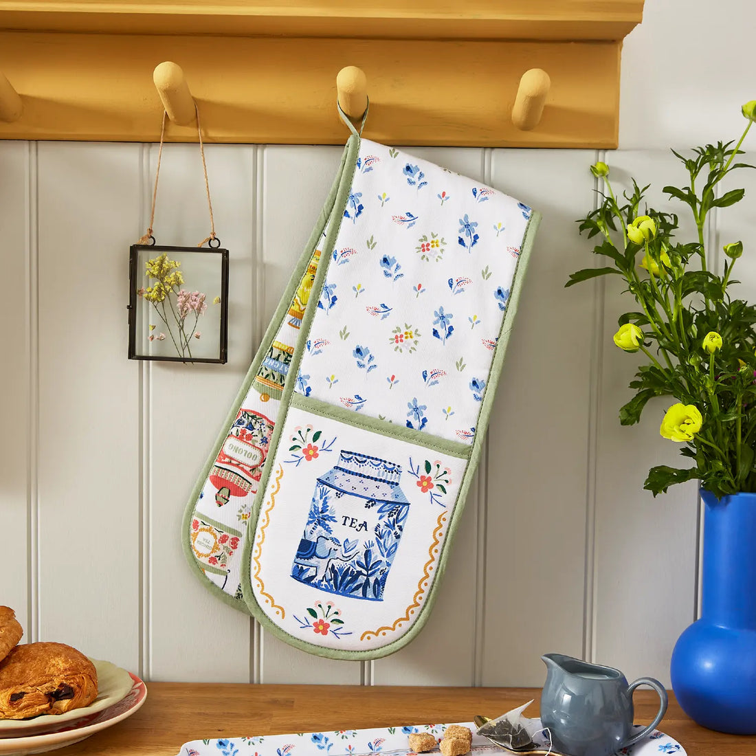 Ulster Weavers Tea Tins Cotton Double Oven Glove