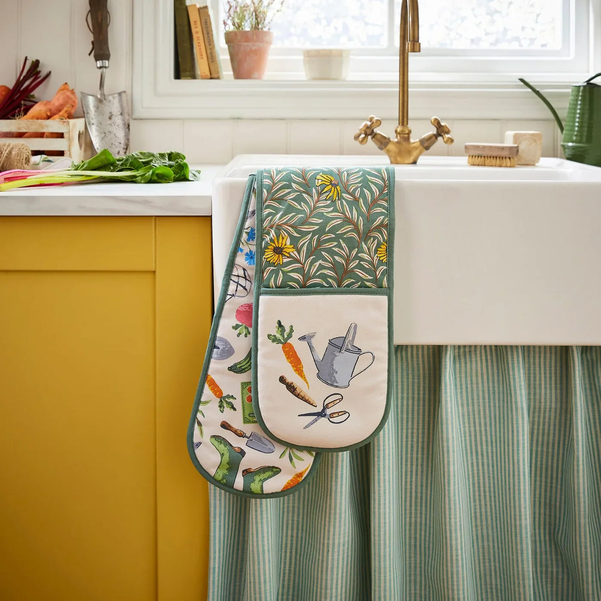 Time to Grow Double Oven Glove in Green