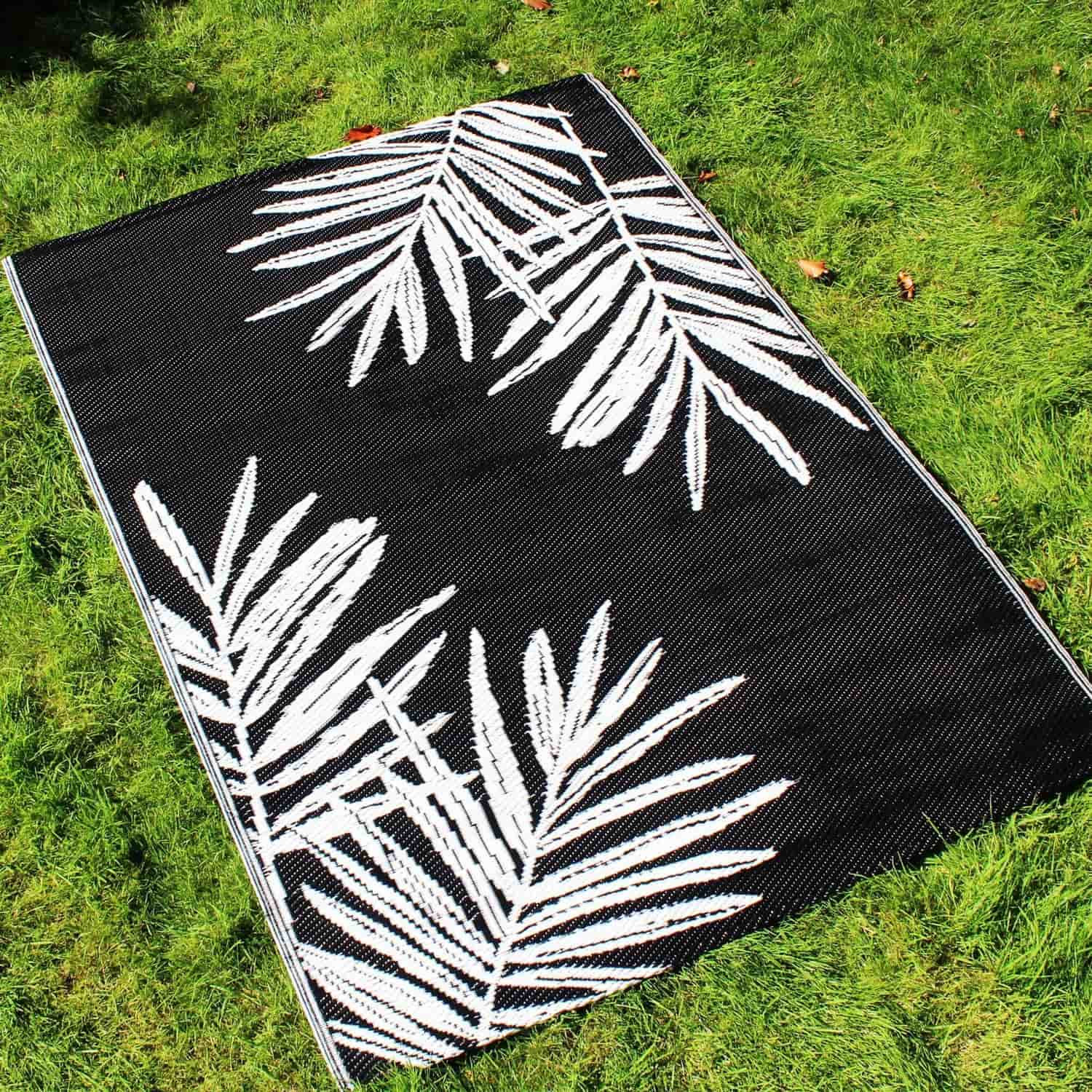 Tahiti Black Leaf Print Outdoor Rug 120cm x 170cm