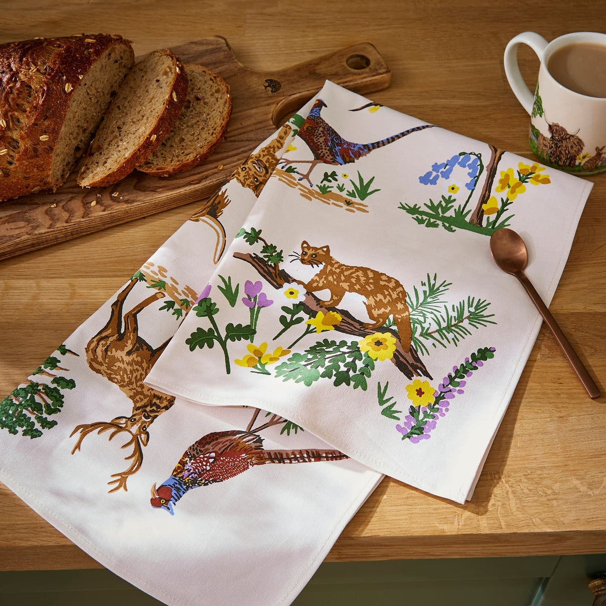 Ulster Weavers Thistlewood Floral Green Cotton Tea Towel - Thistlewood Cotton Tea Towel In Green 2