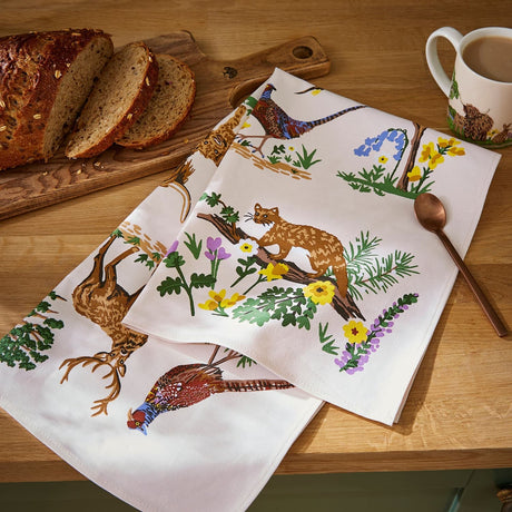 Ulster Weavers Thistlewood Floral Green Cotton Tea Towel - Thistlewood Cotton Tea Towel In Green 2