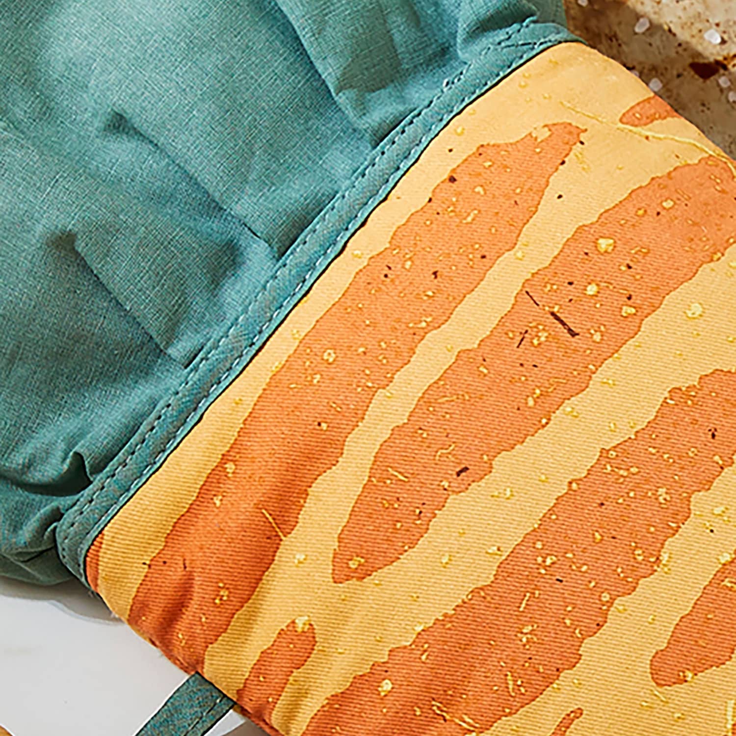 Ulster Weavers Time to Grow Floral Cotton Gauntlet Oven Glove - Time To Grow Gauntlet Oven Glove In Green 4