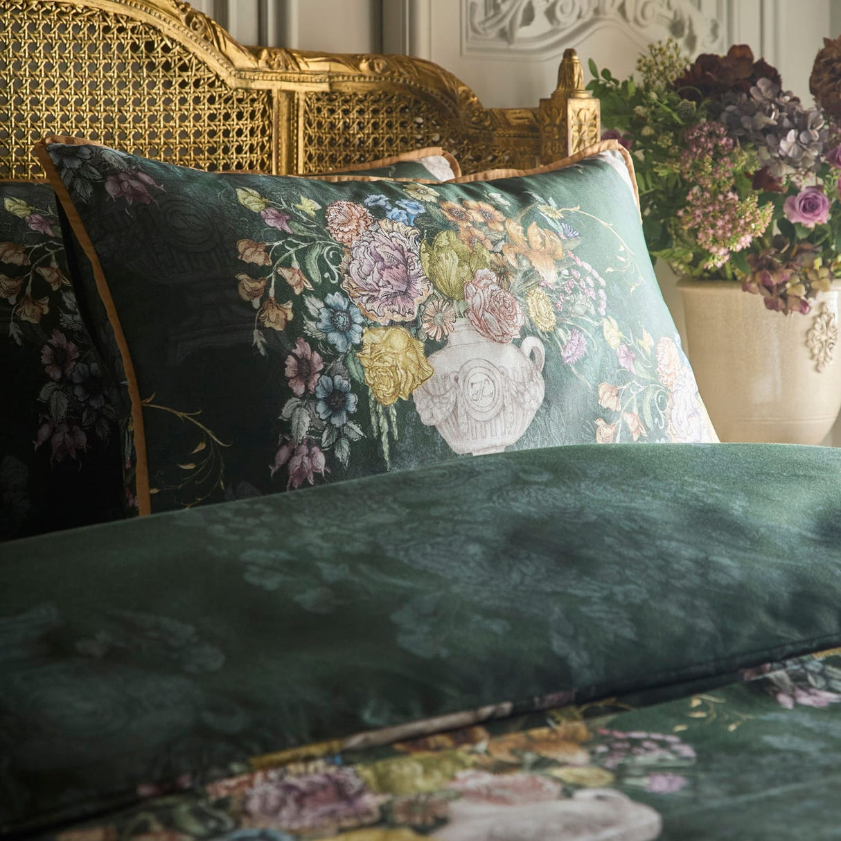 Laurence Llewelyn-Bowen Tuscan Holiday 200 Thread Count Cotton Duvet Cover Set - Tuscan Holiday Duvet Cover Set In Green 2