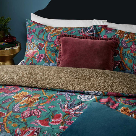 Viranai Duvet Cover Set by Wylder Tropics