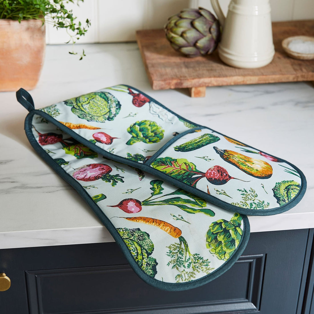 Ulster Weavers Vegetable Medley 100% Cotton Double Oven Glove