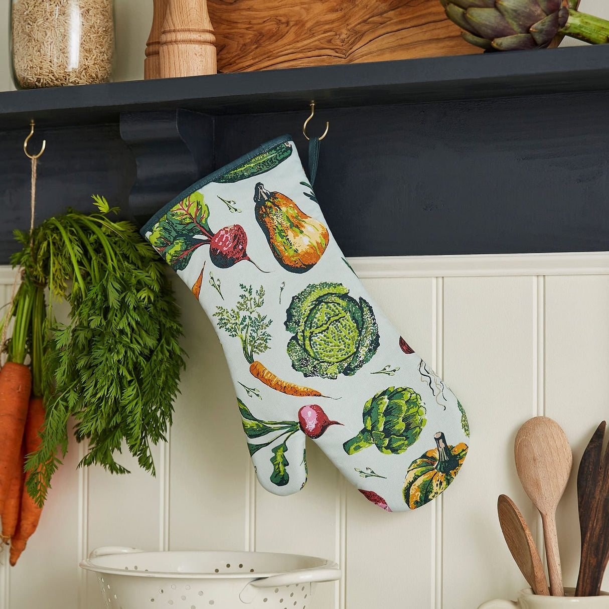 Ulster Weavers Vegetable Medley Cotton Gauntlet Oven Glove - Vegetable Medley Gauntlet Oven Glove In Multicolour 2