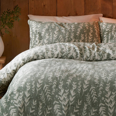 Winter Foliage Cosy Microfibre Duvet Cover Set - Green - Winter Foliage Duvet Cover Set In Green 2