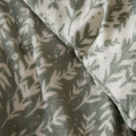 Winter Foliage Cosy Microfibre Duvet Cover Set - Green - Winter Foliage Duvet Cover Set In Green 3