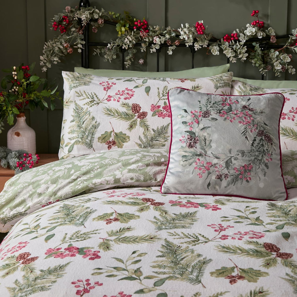 Winter Sprigs Flannelette Brushed Cotton Duvet Cover Set - Winter Sprigs Duvet Cover Set In Green 2
