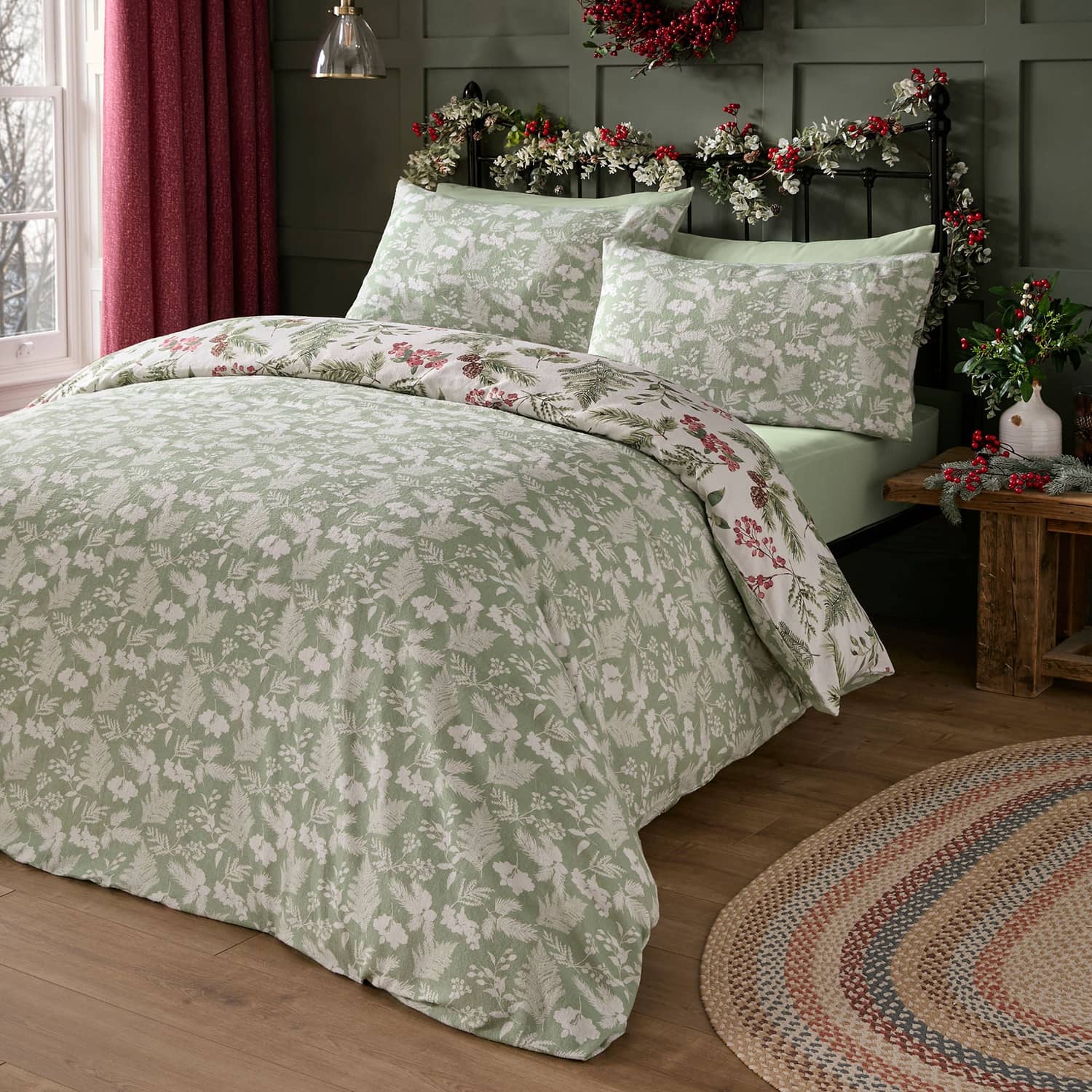 Winter Sprigs Flannelette Brushed Cotton Duvet Cover Set - Winter Sprigs Duvet Cover Set In Green 4