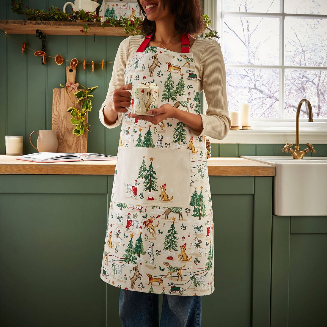 Ulster Weavers Winter Walkies Dog Print Christmas Apron 100% Cotton