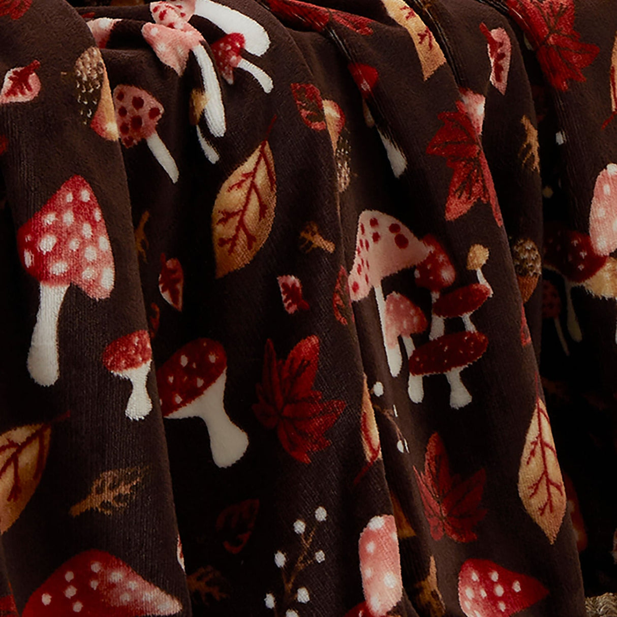 Woodland Dreams Cosy Throw Blanket 120cm x 150cm - Chocolate - Woodland Dreams Throw In Chocolate 120 X 150Cm 3