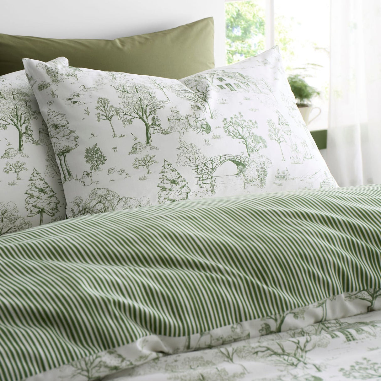 Woodland Toile Green Polycotton Duvet Cover Set - Woodland Toile Duvet Cover Set In Green 2
