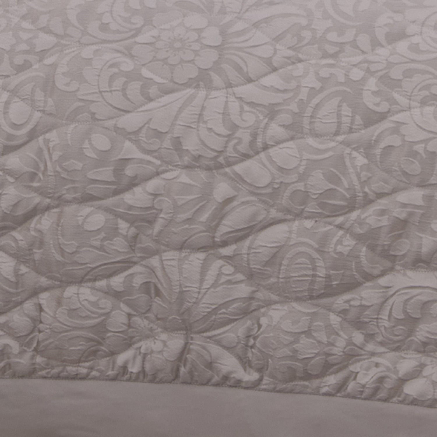 Worcester Silver Jacquard Bedspread - Worcester Bedspread In Silver 200 X 230Cm 3
