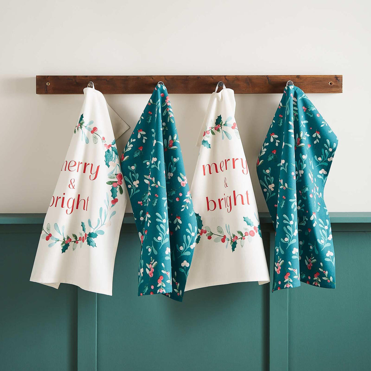 Catherine Lansfield Holly & Mistletoe Christmas Kitchen Textiles Collection 13