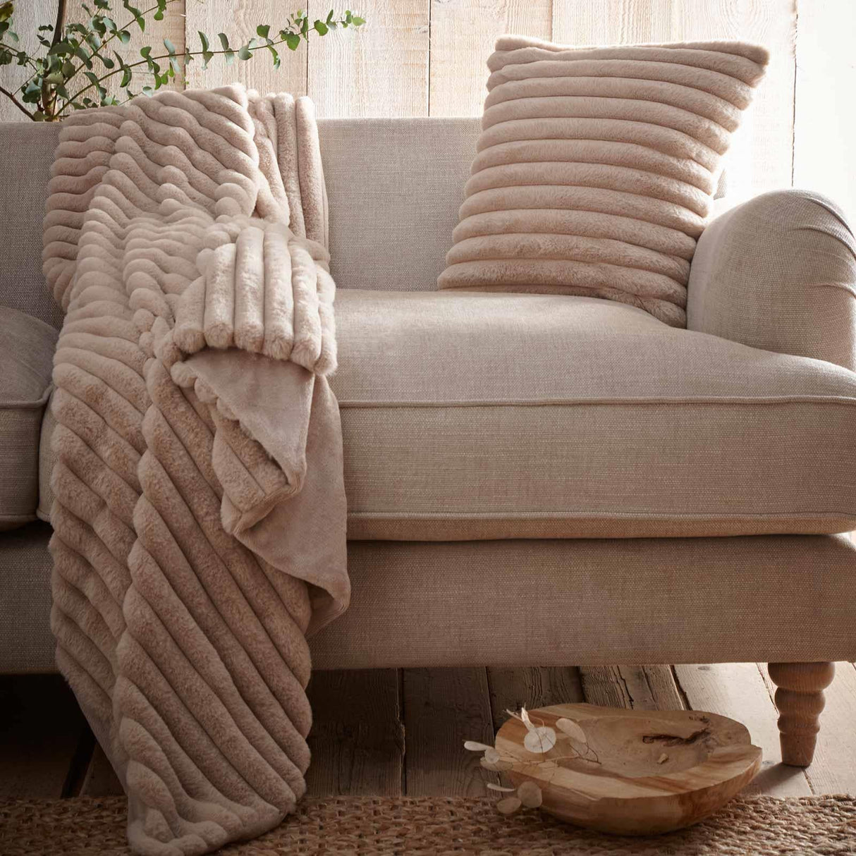 Appletree Hygge Morritz Faux Fur Cosy Throw 130cm x 180cm 15