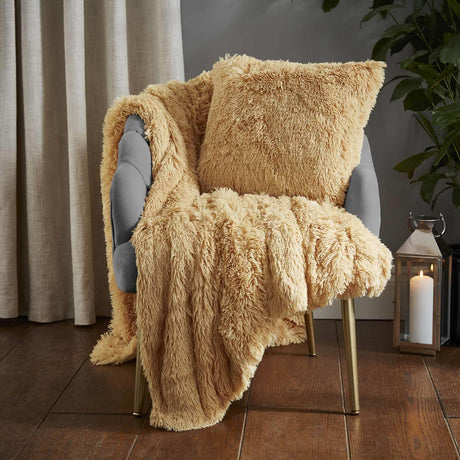 Cuddly Throw Blanket by Catherine Lansfield