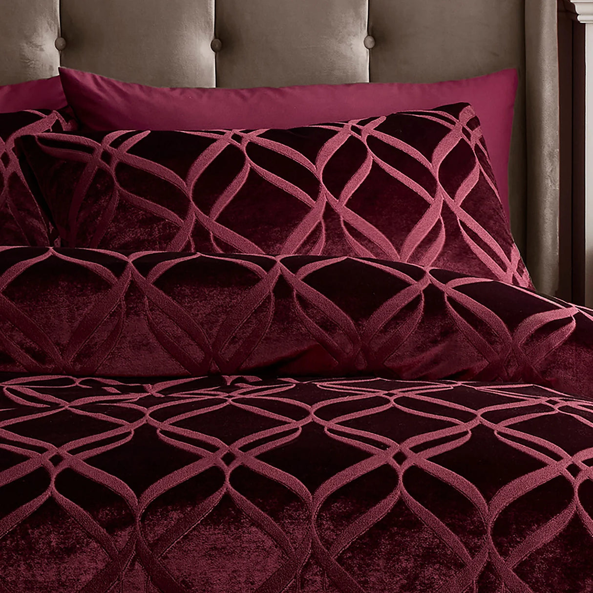 Belfort Berry Easy Care Duvet Cover Set - product image 2