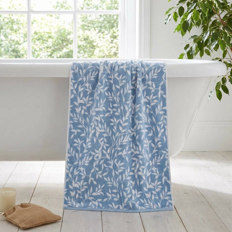 Sandringham Jacquard Leaf 550gsm Towel 2