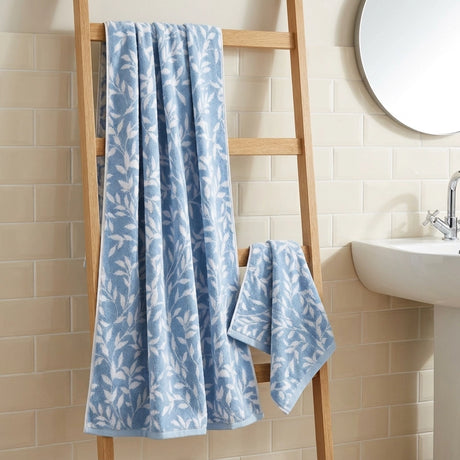 Sandringham Jacquard Leaf 550gsm Towel 1