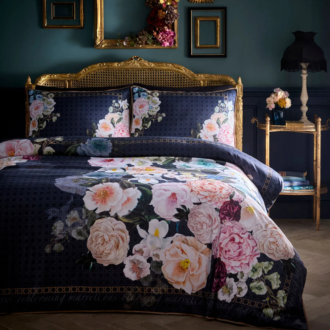 Bouquet List Navy 100% Cotton Duvet Cover Set