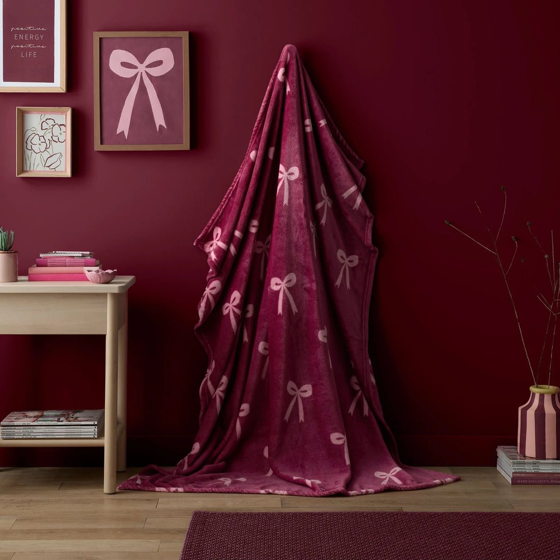 Bows Berry Throw Blanket 120 x 150cm