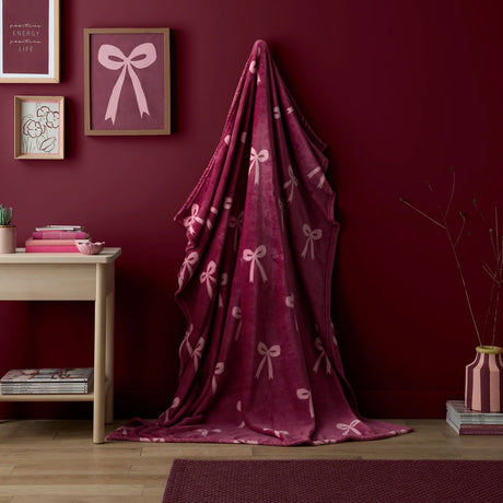Bows Berry Throw Blanket 120 x 150cm - main product image