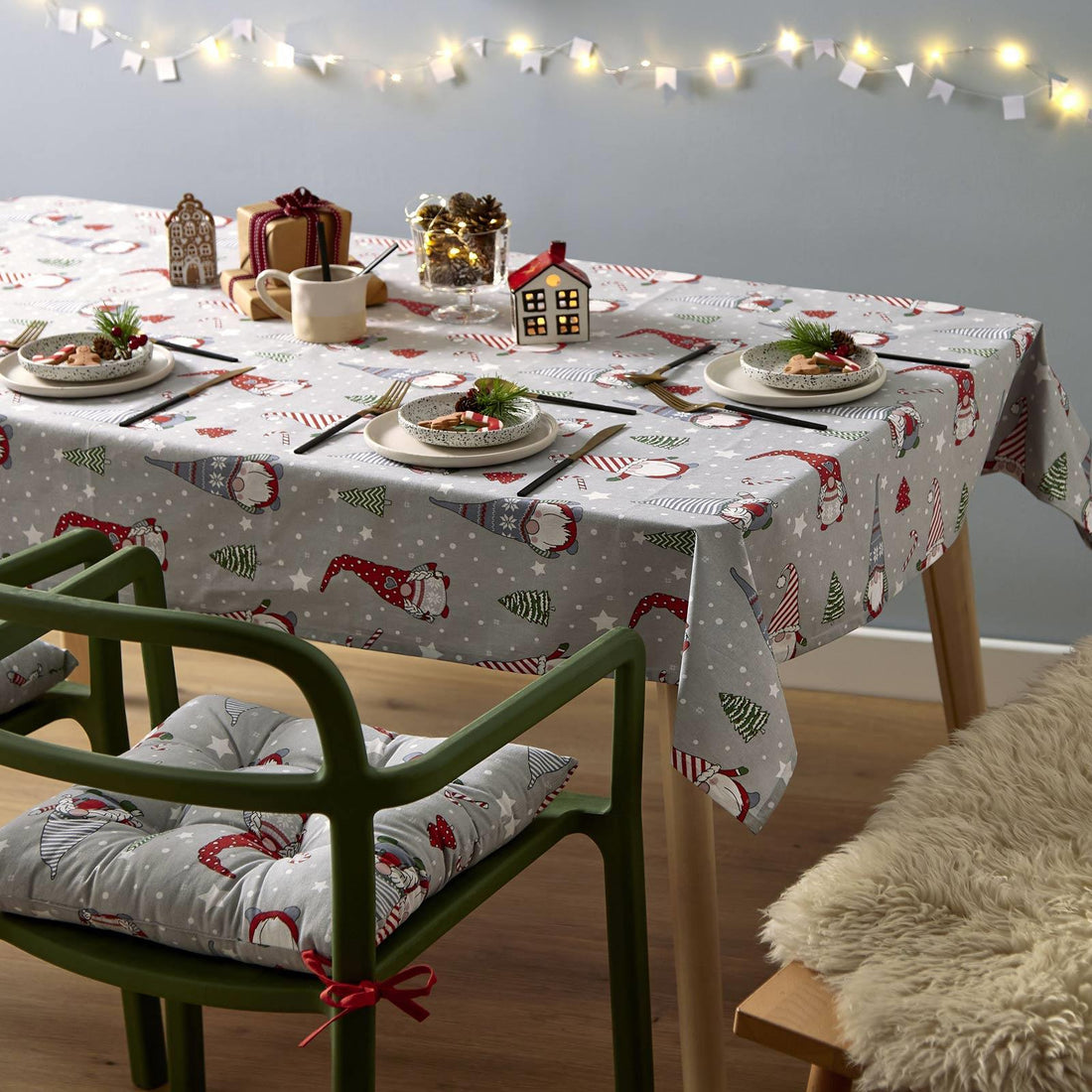 Catherine Lansfield Christmas Gnomes Festive Tablecloth