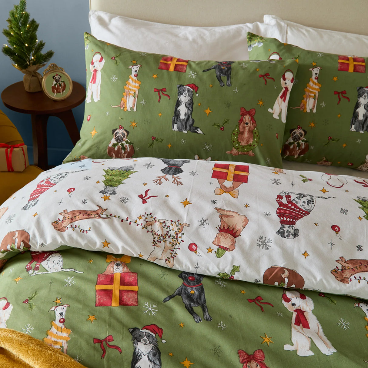 Christmas Pawty Reversible Duvet Cover Set image 3