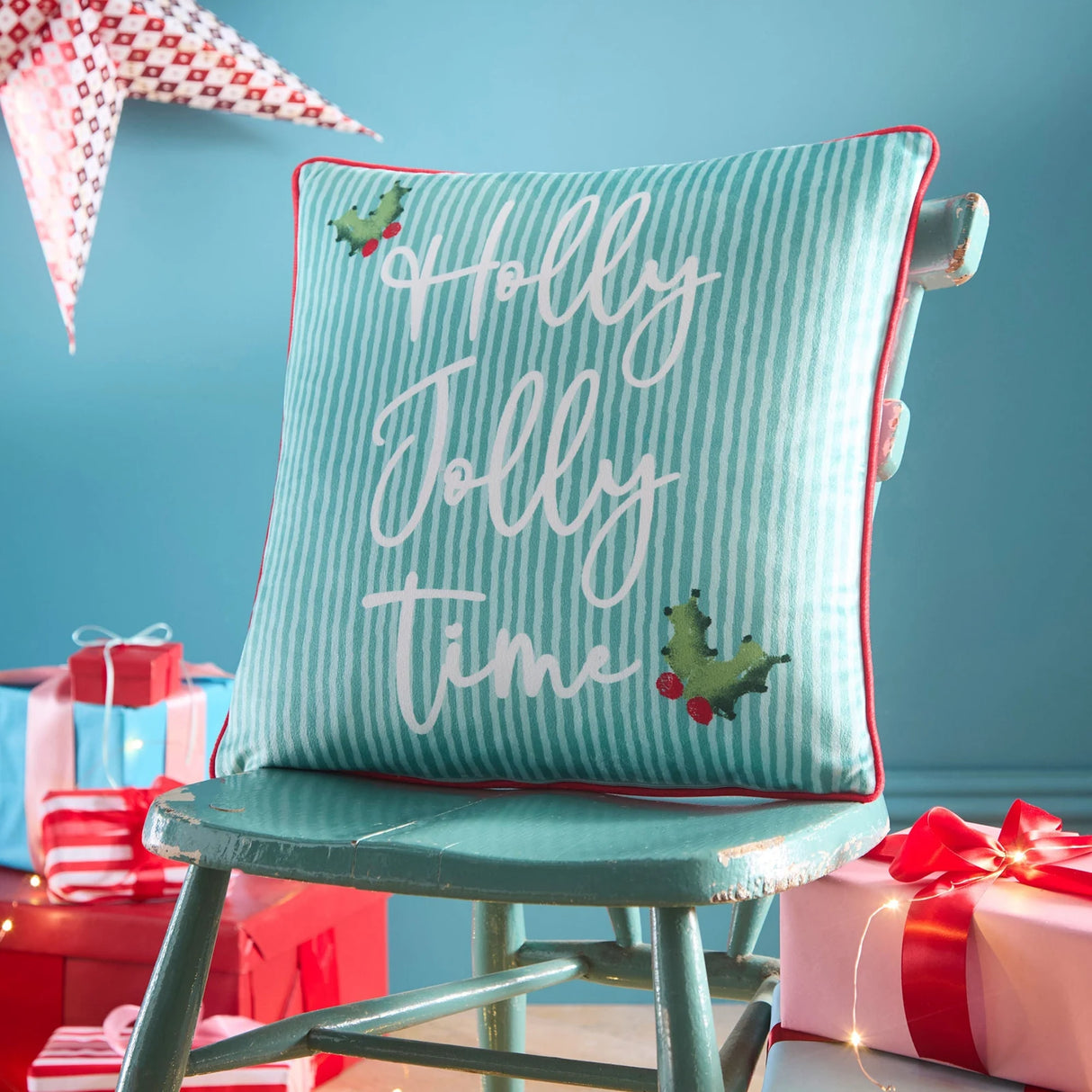 Christmas Vintage Frames Red Cushion 43 x 43cm - product image 2