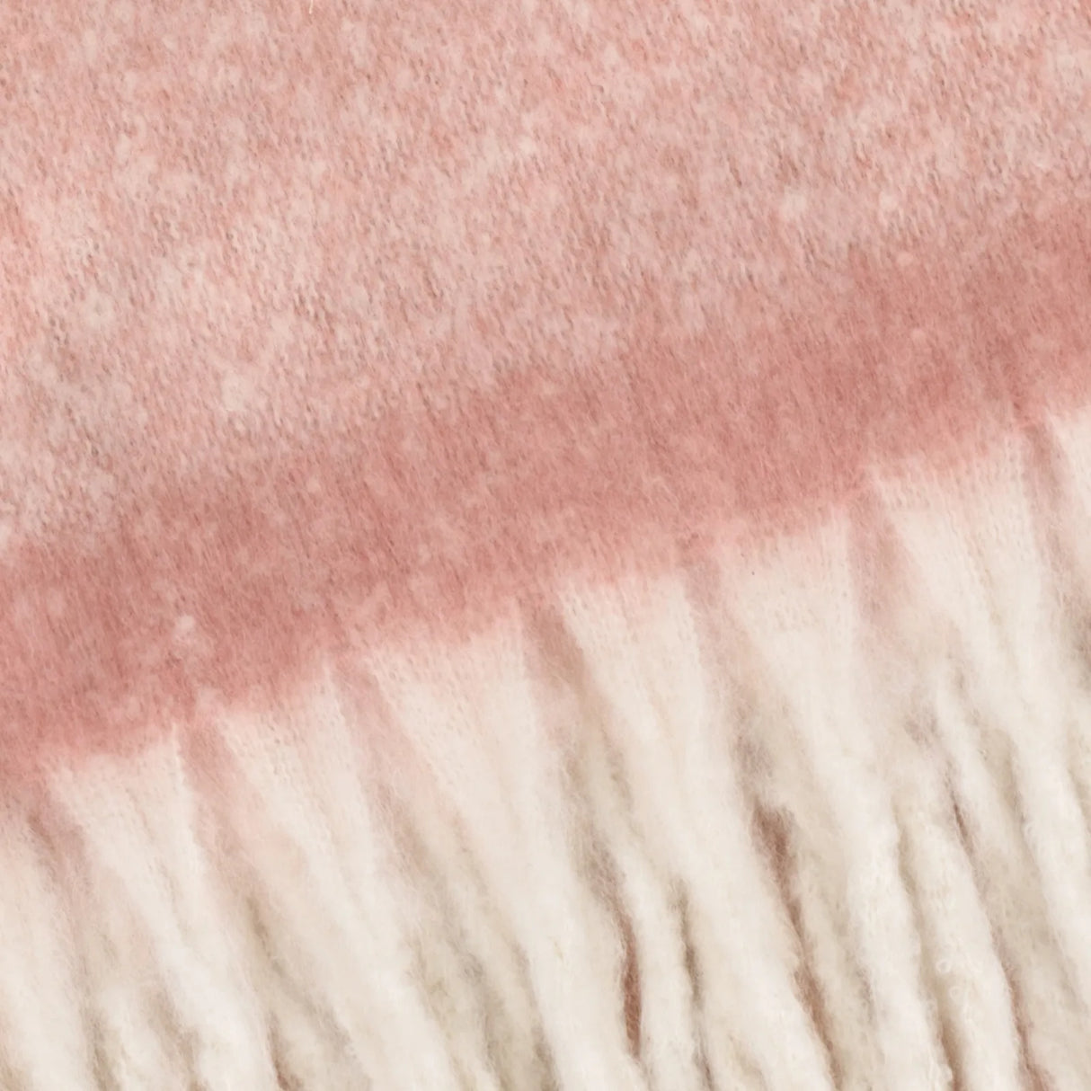Cozy Woven Tasselled Throw Pink 140 x 180cm - image 4