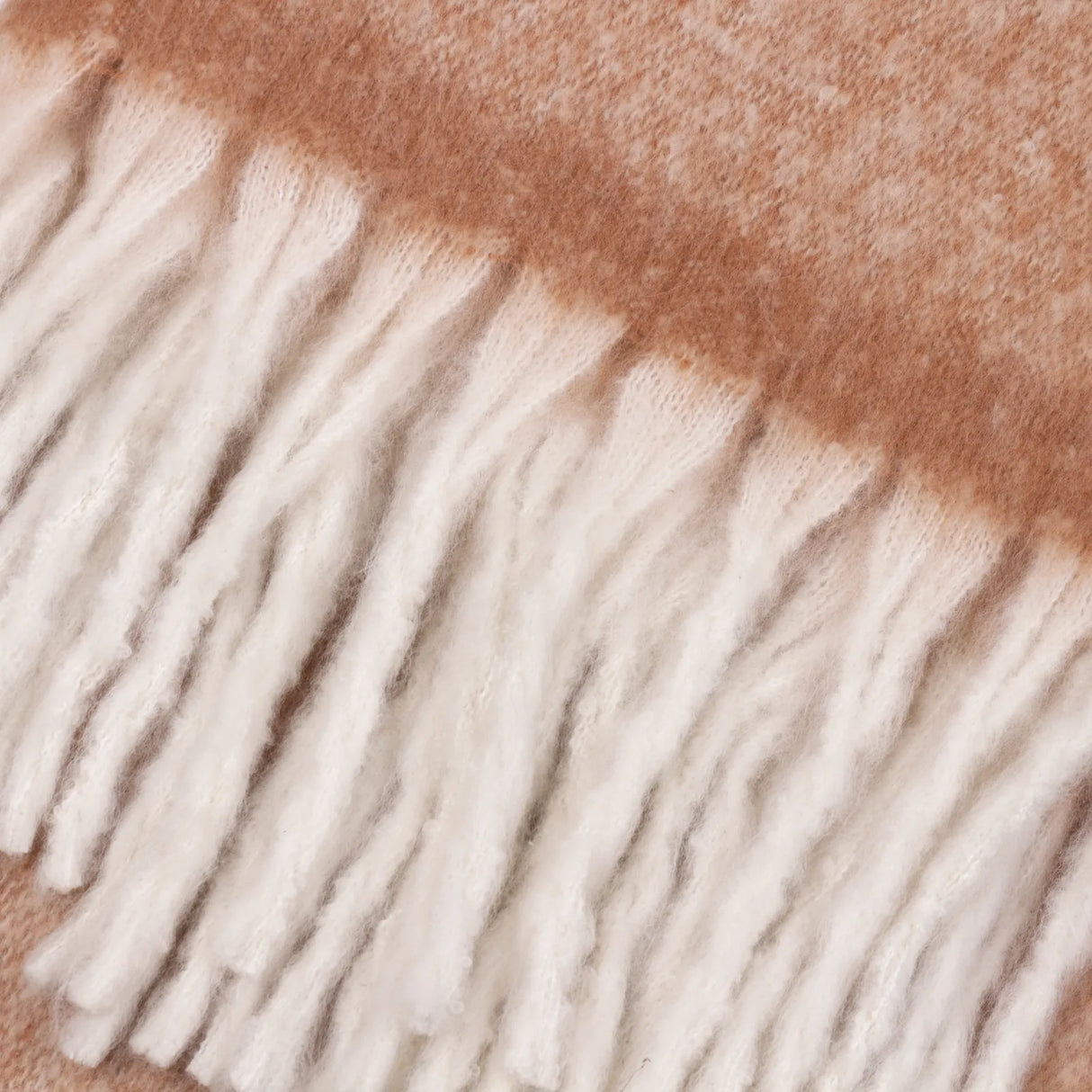 Cozy Woven Tasselled Throw Rust 140 x 180cm - image 4