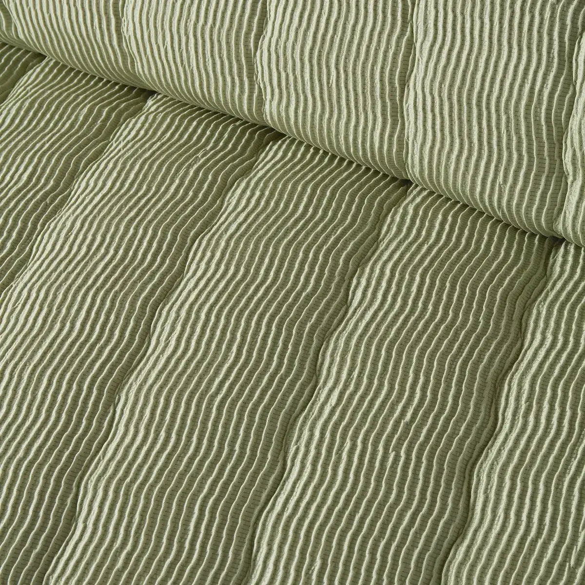 Crinkle Wave Green Easy Care Duvet Cover Set - product image 3