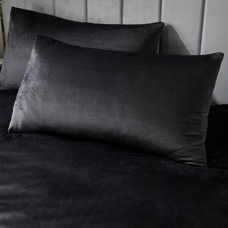 Montrose Velvet Duvet Cover Set by Laurence Llewelyn-Bowen