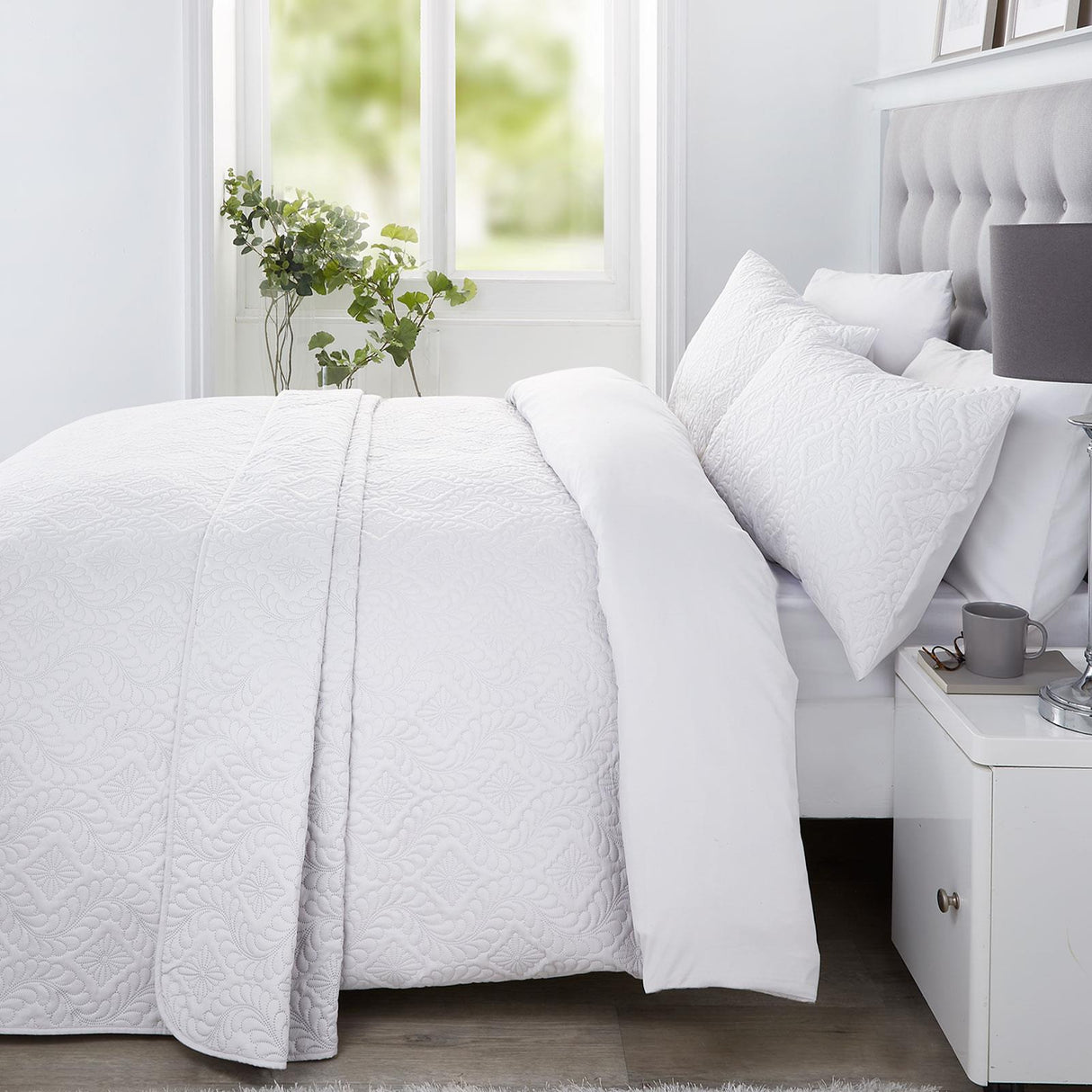 Gianna Duvet Cover Set by Serene