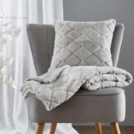 Cosy Diamond Throw Blanket 130cm x 170cm by Catherine Lansfield