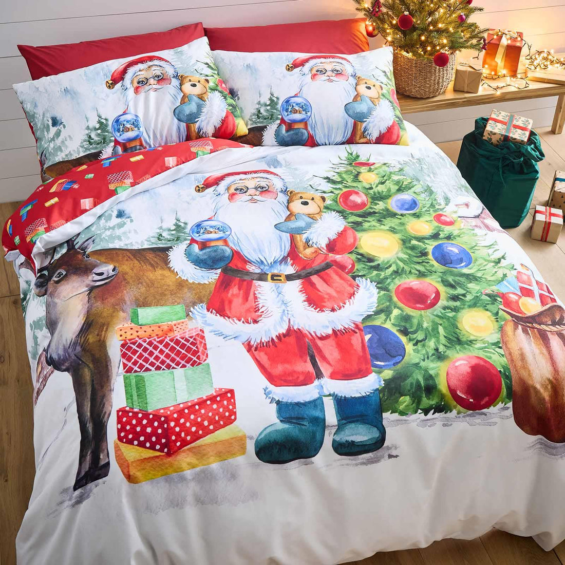 Catherine Lansfield Retro Santa Christmas Duvet Cover Set