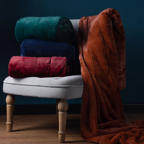 Empress Faux Fur Reversible Emerald Velvet Throw Blanket 130cm x 180cm / 140cm x 200cm - additional product view 4
