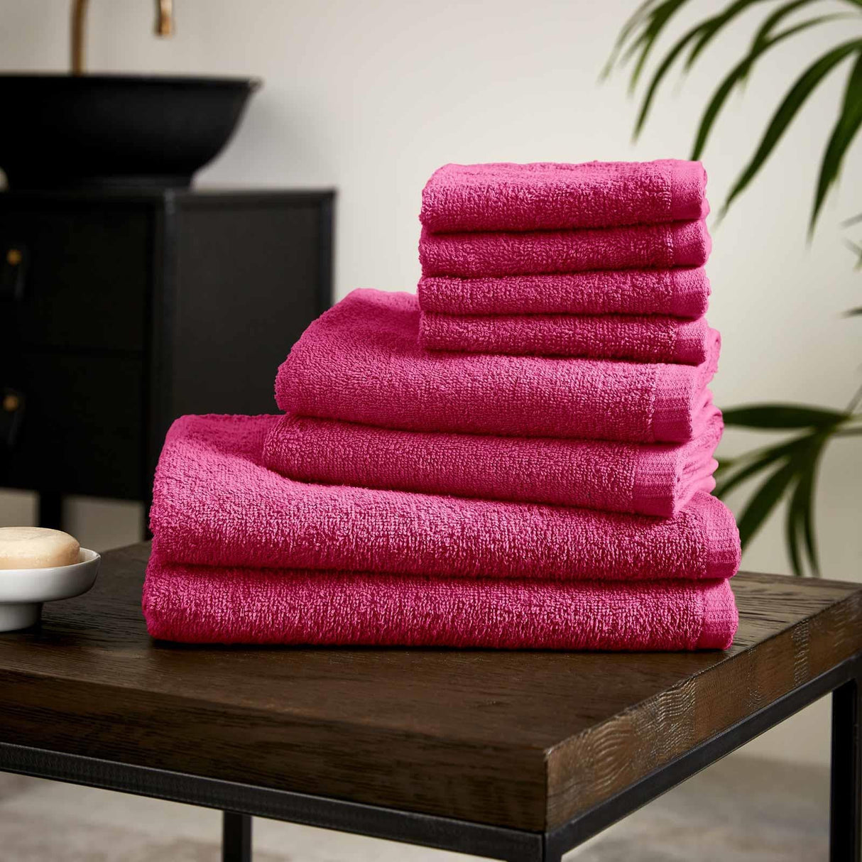 Catherine Lansfield Quick Dry Cotton 8 Piece Towel Bale - Hot Pink