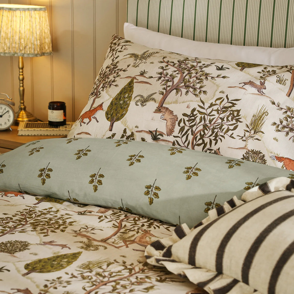 Fable Printed Reversible Duvet Cover Set Willow Green - image 3