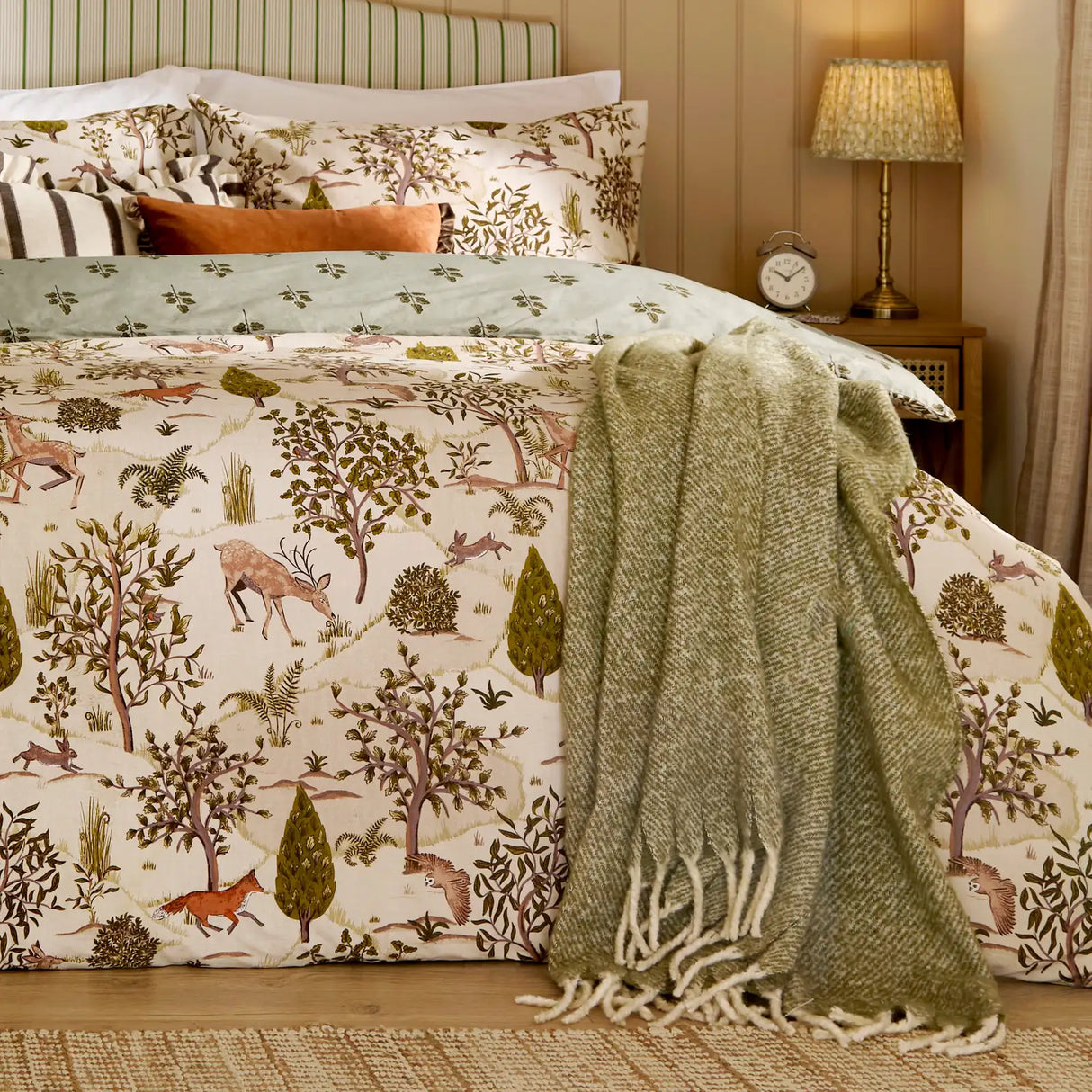 Fable Printed Reversible Duvet Cover Set Willow Green - image 4