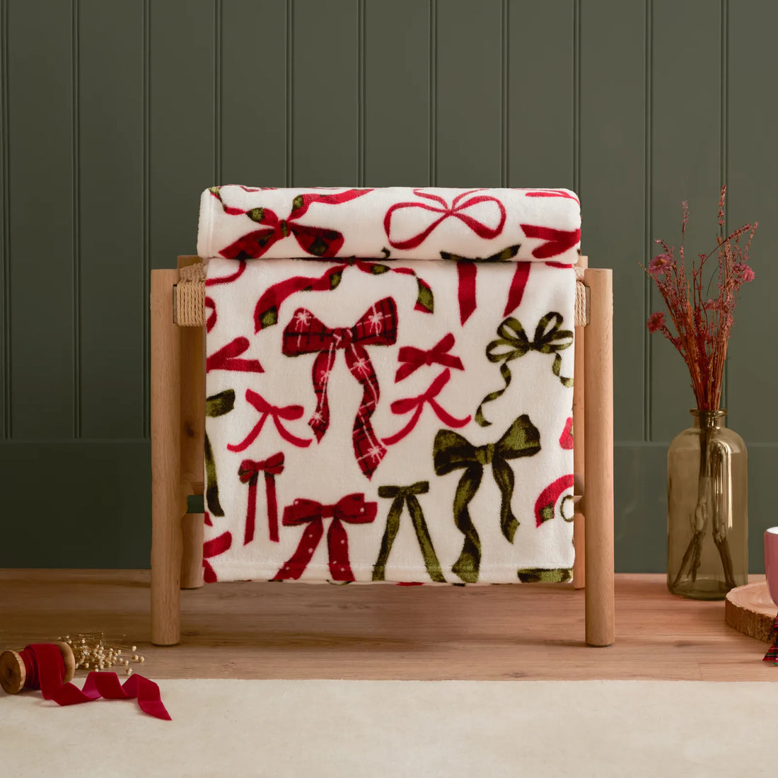 Festive Bows Printed Fleece Throw Berry/Pine 140 x 180cm
