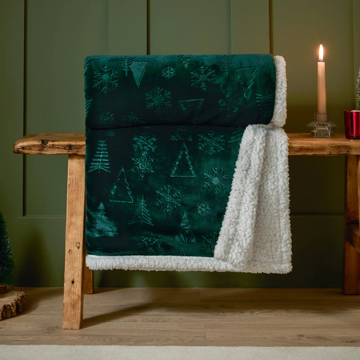 Festive Time Sherpa Fleece Embossed Throw Emerald 140 x 180cm - image 1