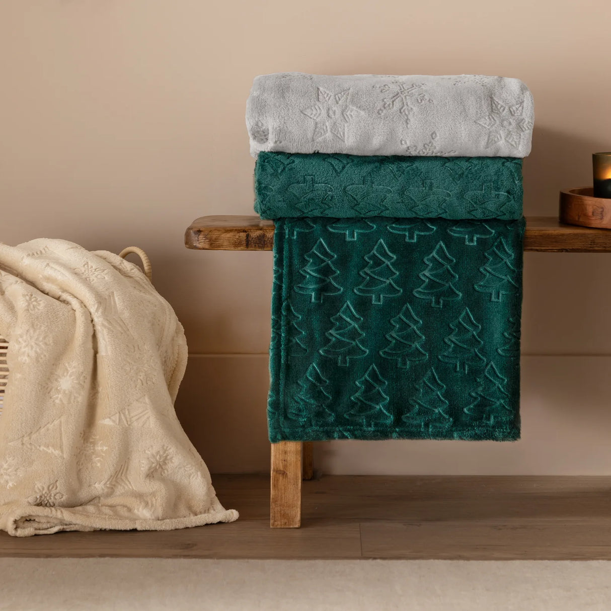 Festive Trees Fleece Throw Emerald 140 x 180cm - image 5