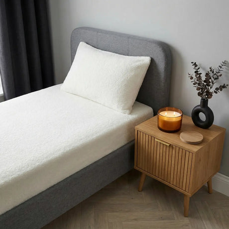 Teddy Fleece Fitted Sheet 30cm Deep 6