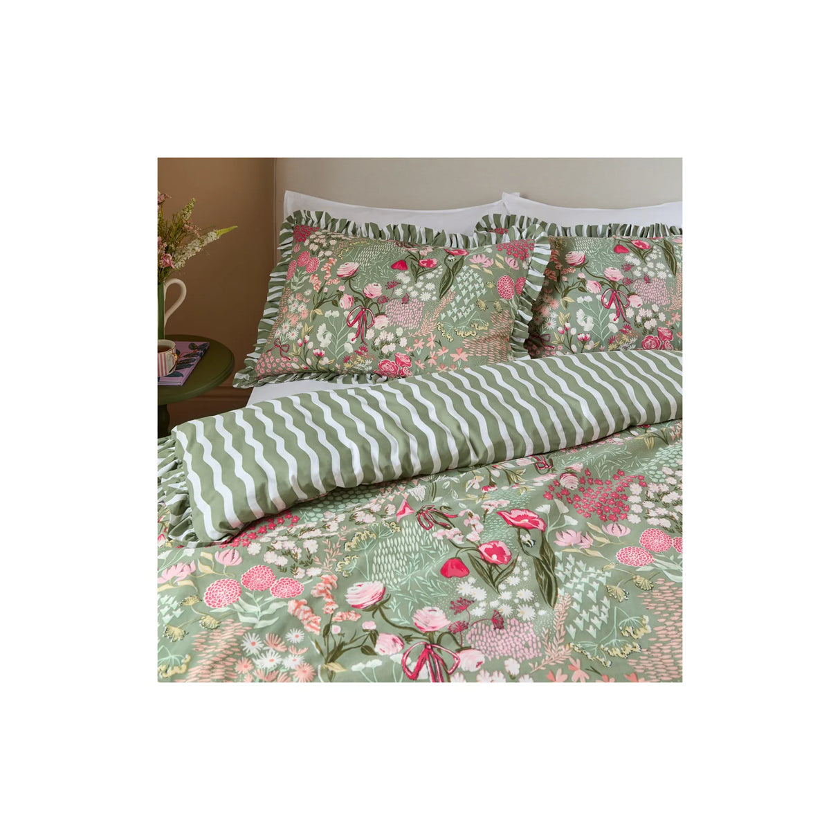Gardenia Reversible Ruffle Duvet Cover Set Pink Forest - image 4