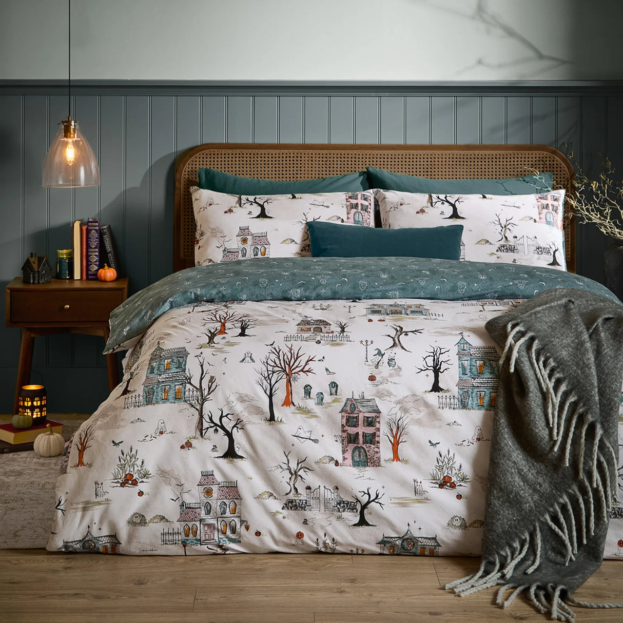 Ghost Town Reversible Halloween Duvet Cover Set image 1